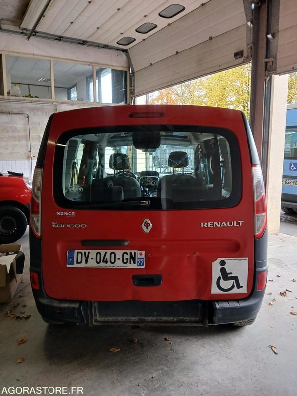 RENAULT KANGOO TPMR N°150546 - Школьный автобус: фото 2 RENAULT KANGOO TPMR N°150546 - Школьный автобус: фото 2