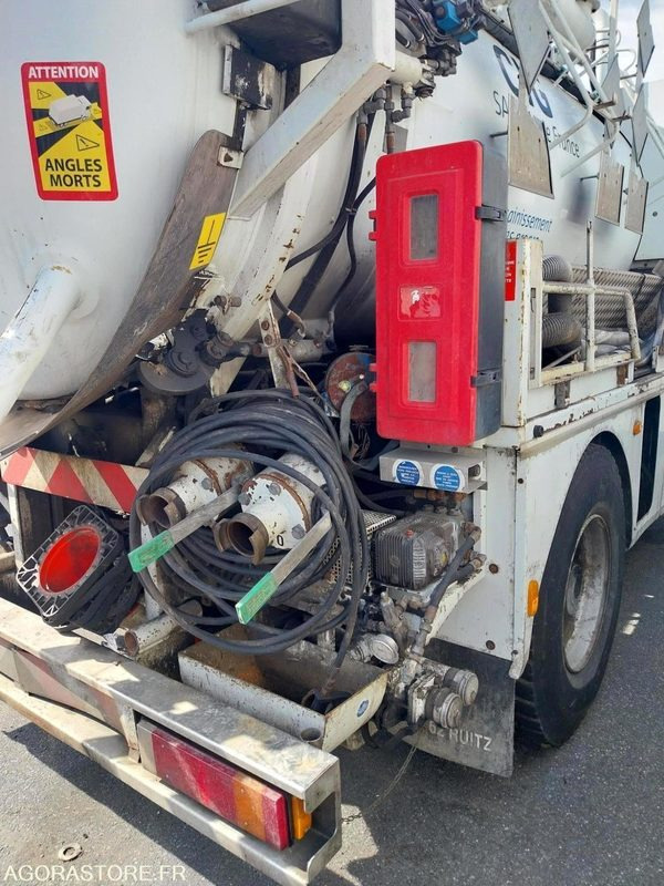 RENAULT Kerax 320 HUWER ADR 2002 (165000Km) ROULANT EXPORT UNIQUEMENT - Ассенизатор: фото 5 RENAULT Kerax 320 HUWER ADR 2002 (165000Km) ROULANT EXPORT UNIQUEMENT - Ассенизатор: фото 5