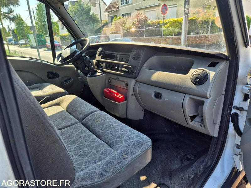 RENAULT MASTER 2.5 DCI 120 CV - 2008 - 182 425km - Цельнометаллический фургон: фото 4 RENAULT MASTER 2.5 DCI 120 CV - 2008 - 182 425km - Цельнометаллический фургон: фото 4