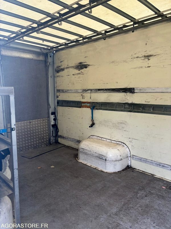 RENAULT - MASTER - 2014 / 292400 / VEHICULE NON ROULANT - Цельнометаллический фургон: фото 5 RENAULT - MASTER - 2014 / 292400 / VEHICULE NON ROULANT - Цельнометаллический фургон: фото 5