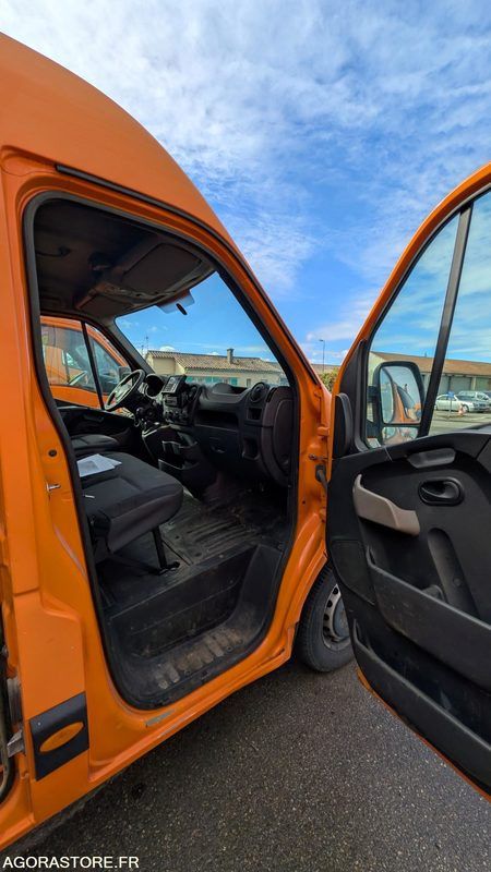 RENAULT MASTER BA-650-XB - 2010 - Цельнометаллический фургон: фото 3 RENAULT MASTER BA-650-XB - 2010 - Цельнометаллический фургон: фото 3
