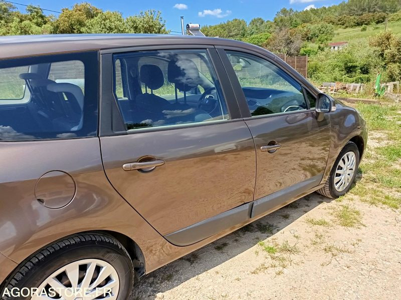 RENAULT SCENIC - 2010 - 138500KMS - Легковой автомобиль: фото 4 RENAULT SCENIC - 2010 - 138500KMS - Легковой автомобиль: фото 4