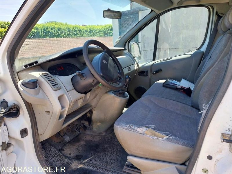 RENAULT TRAFIC DCI 115CH 9 PLACES - Микроавтобус, Пассажирский фургон: фото 5 RENAULT TRAFIC DCI 115CH 9 PLACES - Микроавтобус, Пассажирский фургон: фото 5