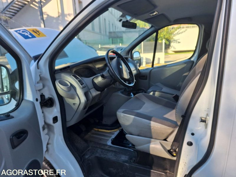 RENAULT TRAFIC - Микроавтобус, Пассажирский фургон: фото 5 RENAULT TRAFIC - Микроавтобус, Пассажирский фургон: фото 5