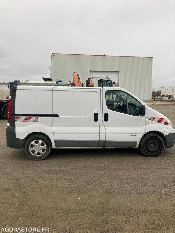 RENAULT TRAFIC diesel - Année 2013 - 376.300km - Цельнометаллический фургон: фото 5 RENAULT TRAFIC diesel - Année 2013 - 376.300km - Цельнометаллический фургон: фото 5