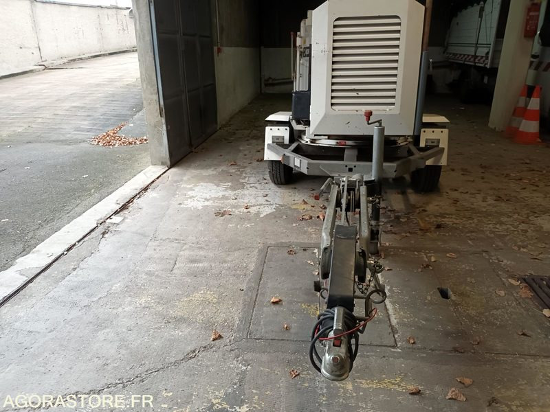 Remorque avec Broyeur - Садовое оборудование: фото 2 Remorque avec Broyeur - Садовое оборудование: фото 2