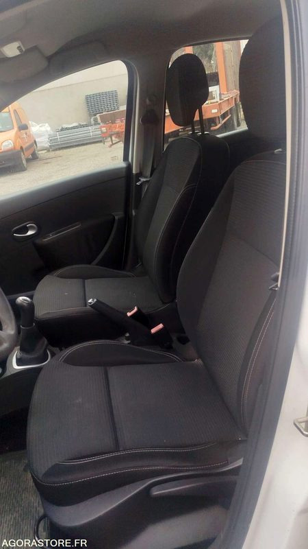 Renault - Clio - 2012 - 172874 kms - Легковой автомобиль: фото 3 Renault - Clio - 2012 - 172874 kms - Легковой автомобиль: фото 3