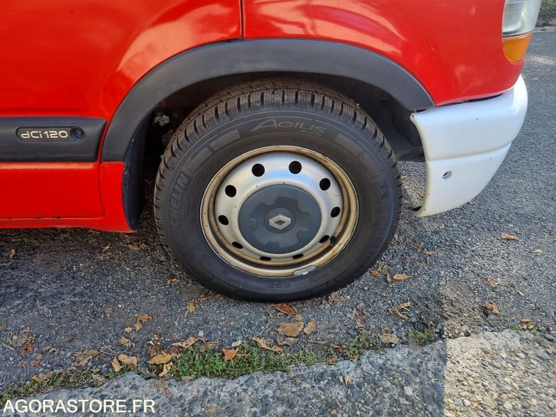Renault Master L2 H2 - CV 642 KM - Compresseur - 2002 - Цельнометаллический фургон: фото 5 Renault Master L2 H2 - CV 642 KM - Compresseur - 2002 - Цельнометаллический фургон: фото 5