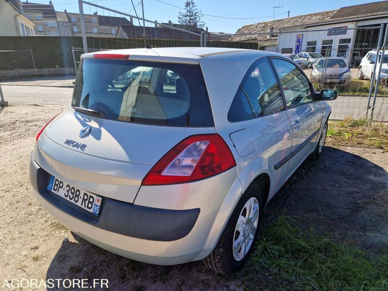 Renault Megane - BP398RB - 110348km - 2004 - Легковой автомобиль: фото 3 Renault Megane - BP398RB - 110348km - 2004 - Легковой автомобиль: фото 3