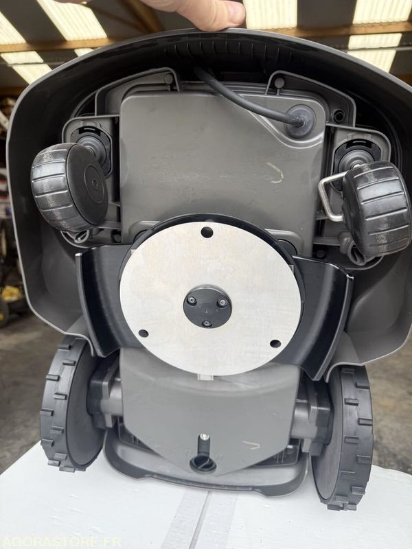 Robot NEUF en Carton origine HUSQVARNA 315 MARK II UNITAIRE - Газонокосилка: фото 2 Robot NEUF en Carton origine HUSQVARNA 315 MARK II UNITAIRE - Газонокосилка: фото 2