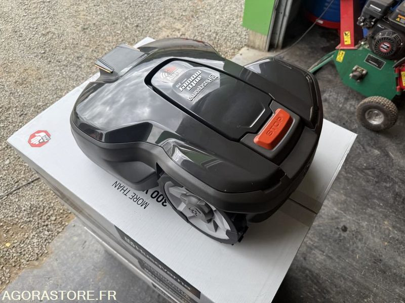 Robot NEUF en Carton origine HUSQVARNA 315 MARK II UNITAIRE - Газонокосилка: фото 1 Robot NEUF en Carton origine HUSQVARNA 315 MARK II UNITAIRE - Газонокосилка: фото 1