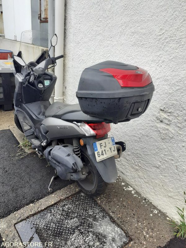 SCOOTER YAMAHA NMAX 125 - Мотоцикл: фото 3 SCOOTER YAMAHA NMAX 125 - Мотоцикл: фото 3