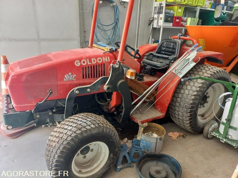 TRACTEUR GOLDONI 3050 STAR et CHARGEUR - Сельскохозяйственная техника: фото 2 TRACTEUR GOLDONI 3050 STAR et CHARGEUR - Сельскохозяйственная техника: фото 2