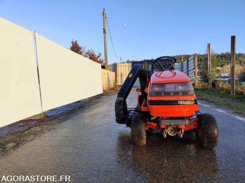 TRACTEUR TONDEUSE KUBOTA - GAMME PRO - HST T1600 - 377 HEURES - Газонокосилка: фото 3 TRACTEUR TONDEUSE KUBOTA - GAMME PRO - HST T1600 - 377 HEURES - Газонокосилка: фото 3
