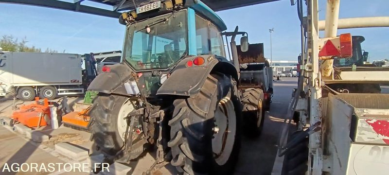 TRACTEUR VALTRA N101H CH-682-EQ 8575H AM 2007 - Трактор: фото 3 TRACTEUR VALTRA N101H CH-682-EQ 8575H AM 2007 - Трактор: фото 3