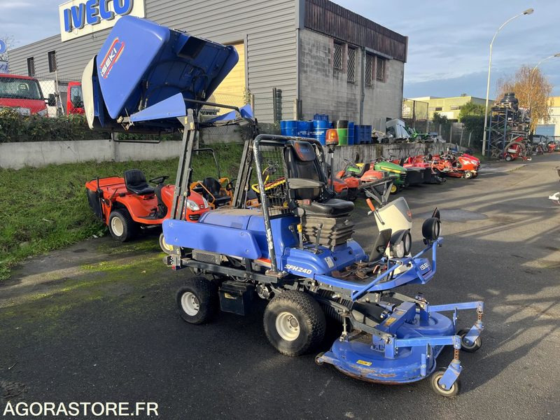 Tondeuse frontale Iseki SFH240 + bac + plateau 1.37m, 935h de 2010. - Газонокосилка: фото 4 Tondeuse frontale Iseki SFH240 + bac + plateau 1.37m, 935h de 2010. - Газонокосилка: фото 4