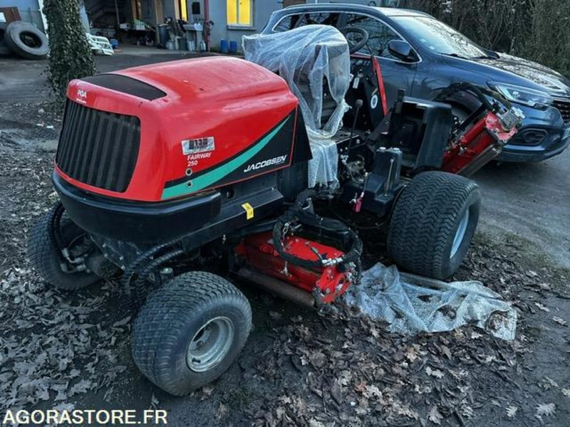 Tondeuse green de golf Jacobsen Fairway 250 - 1314 heures - Газонокосилка: фото 1 Tondeuse green de golf Jacobsen Fairway 250 - 1314 heures - Газонокосилка: фото 1