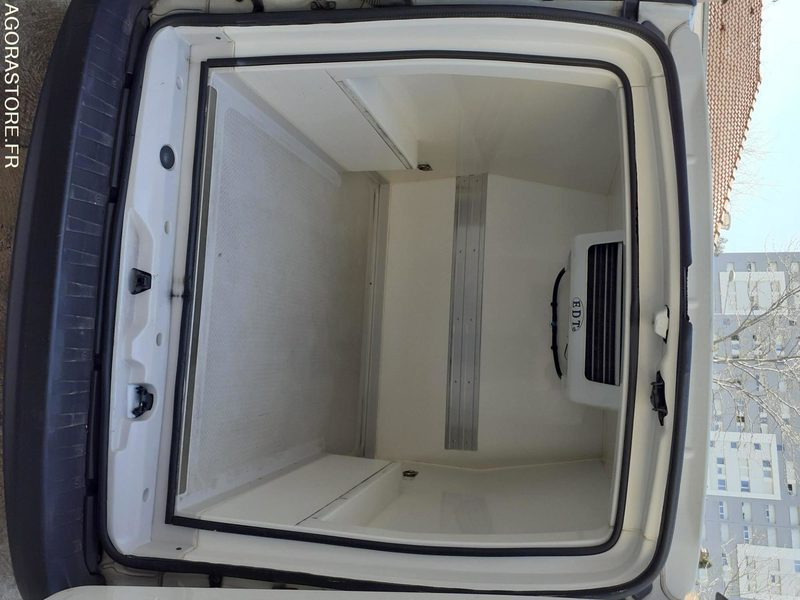VEHICULE ISOTHERME - Фургон-рефрижератор: фото 4 VEHICULE ISOTHERME - Фургон-рефрижератор: фото 4