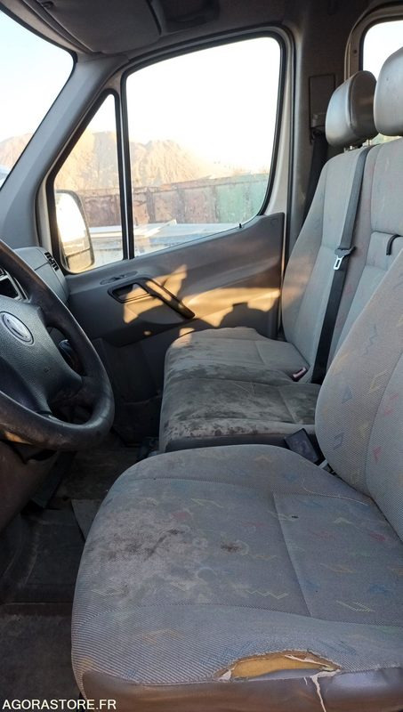 VOLKSWAGEN CRAFTER - 2011 - 198252KM - BL207FB - Малотоннажный самосвал: фото 4 VOLKSWAGEN CRAFTER - 2011 - 198252KM - BL207FB - Малотоннажный самосвал: фото 4