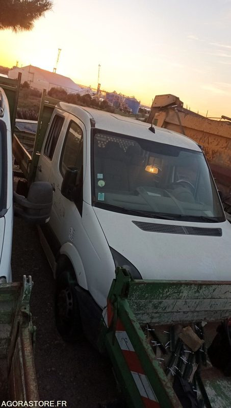 VOLKSWAGEN CRAFTER benne double cabine - 2011 - 213750kms - BL-964-FA - Малотоннажный самосвал: фото 4 VOLKSWAGEN CRAFTER benne double cabine - 2011 - 213750kms - BL-964-FA - Малотоннажный самосвал: фото 4