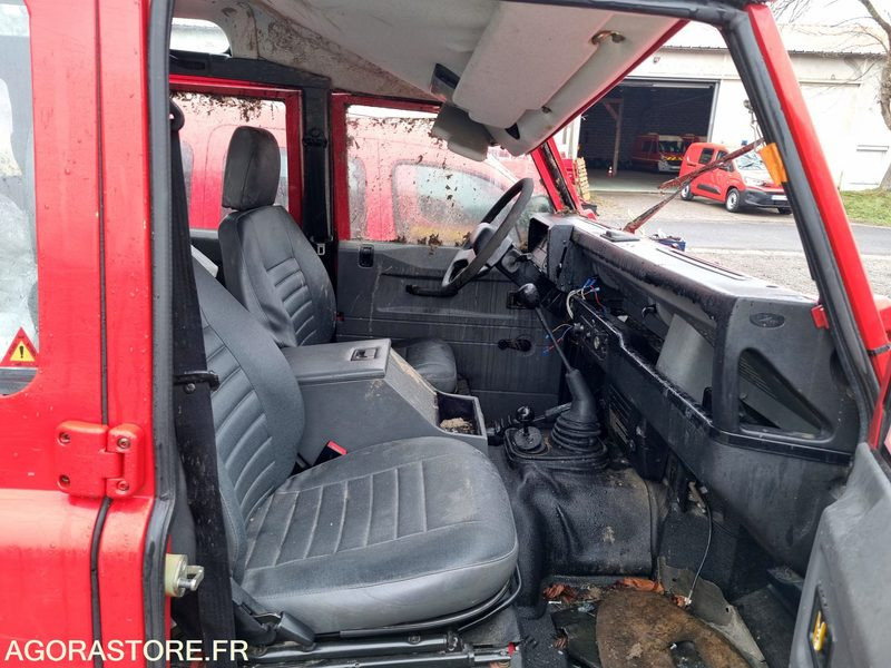 Véhicule Léger 4x4 - Land Rover - 741WS63 Accidenté - Внедорожник: фото 4 Véhicule Léger 4x4 - Land Rover - 741WS63 Accidenté - Внедорожник: фото 4