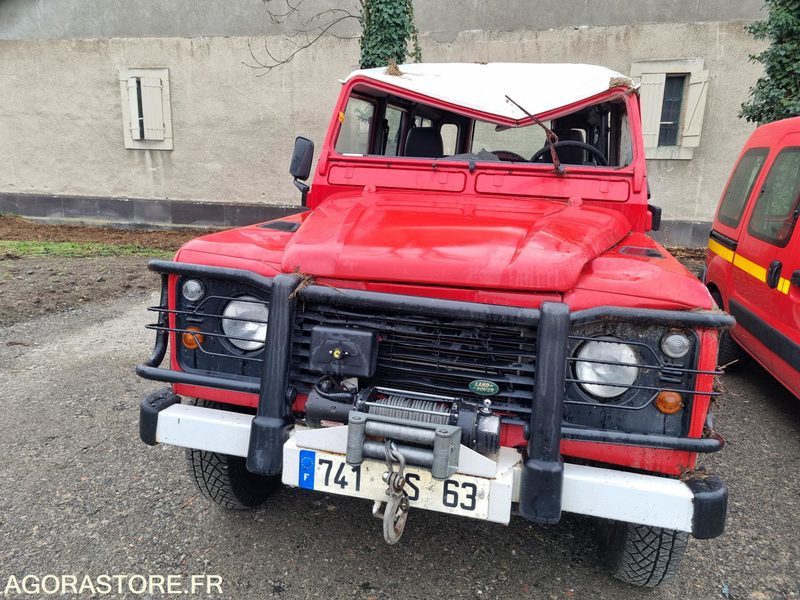 Véhicule Léger 4x4 - Land Rover - 741WS63 Accidenté - Внедорожник: фото 1 Véhicule Léger 4x4 - Land Rover - 741WS63 Accidenté - Внедорожник: фото 1