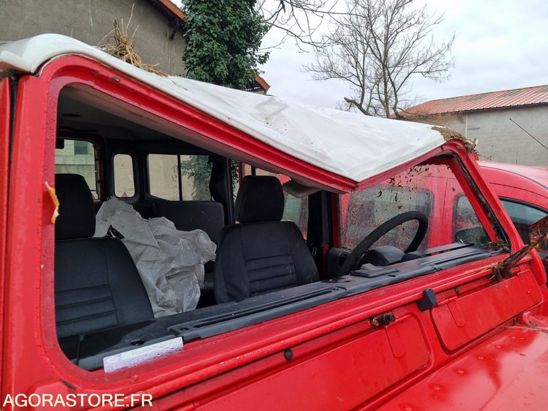 Véhicule Léger 4x4 - Land Rover - 741WS63 Accidenté - Внедорожник: фото 3 Véhicule Léger 4x4 - Land Rover - 741WS63 Accidenté - Внедорожник: фото 3