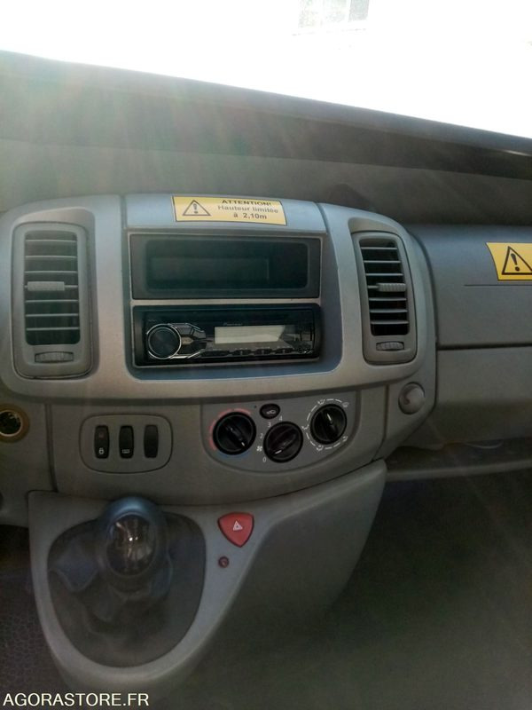Vente Renault Trafic - Легковой автомобиль: фото 2 Vente Renault Trafic - Легковой автомобиль: фото 2
