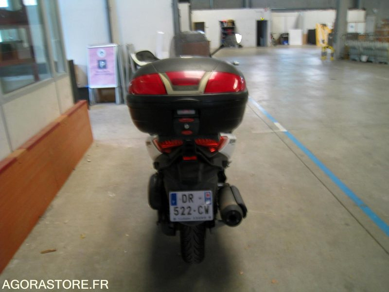 YAMAHA XMAX 125cc ABS 2014 - Мотоцикл: фото 3 YAMAHA XMAX 125cc ABS 2014 - Мотоцикл: фото 3