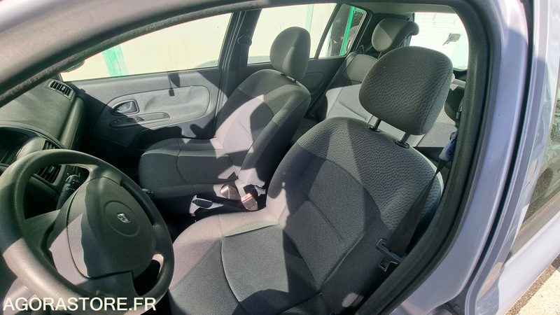 Clio - Легковой автомобиль: фото 5 Clio - Легковой автомобиль: фото 5