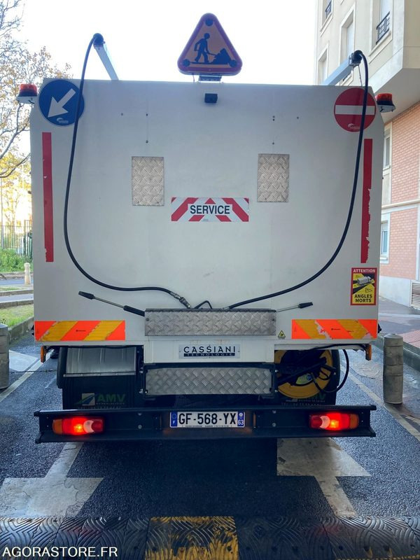 Laveuse de voirie - Подметально-уборочная машина: фото 4 Laveuse de voirie - Подметально-уборочная машина: фото 4