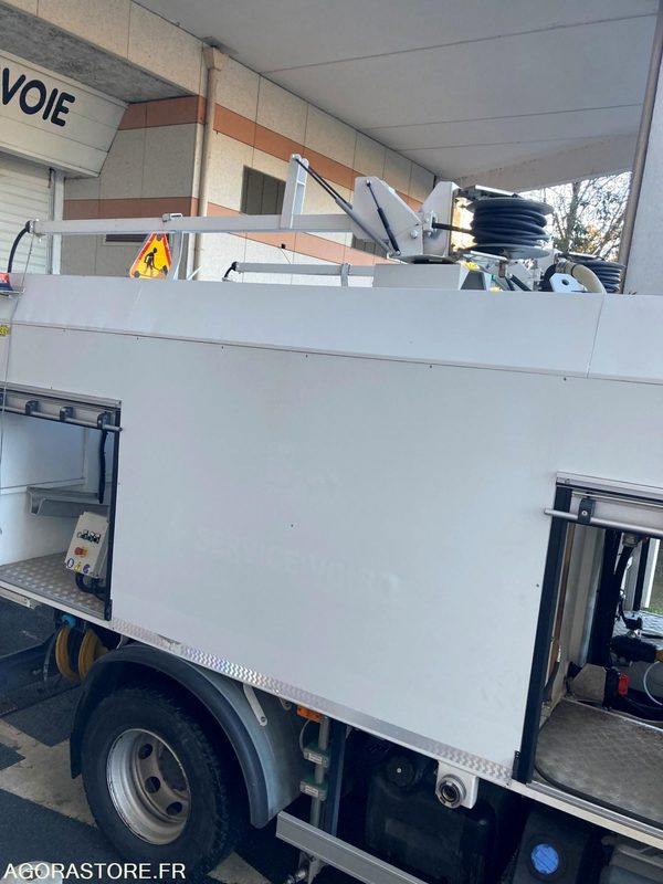 Laveuse de voirie - Подметально-уборочная машина: фото 5 Laveuse de voirie - Подметально-уборочная машина: фото 5