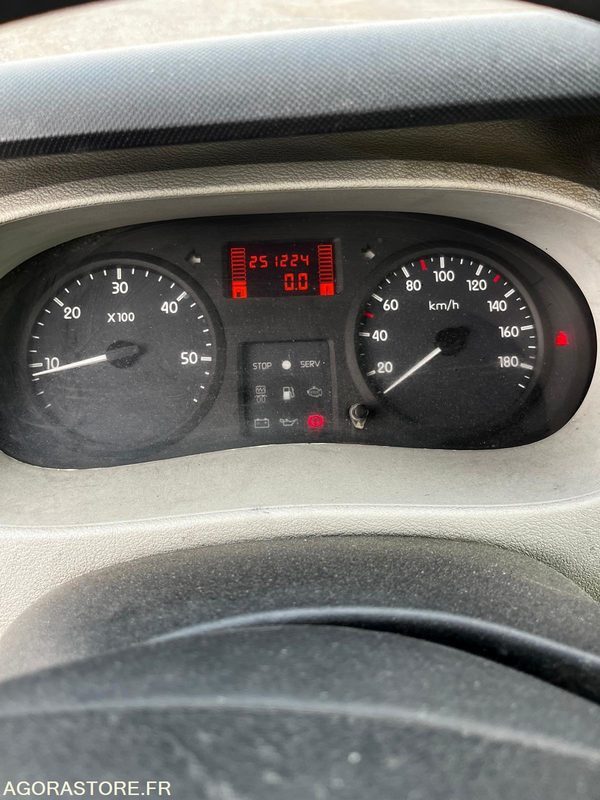 Renault master 2.5 dci 2004 251000km - Цельнометаллический фургон: фото 3 Renault master 2.5 dci 2004 251000km - Цельнометаллический фургон: фото 3