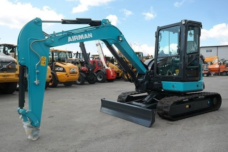 Airman AX 55 U-7 - Мини-экскаватор: фото 4 Airman AX 55 U-7 - Мини-экскаватор: фото 4