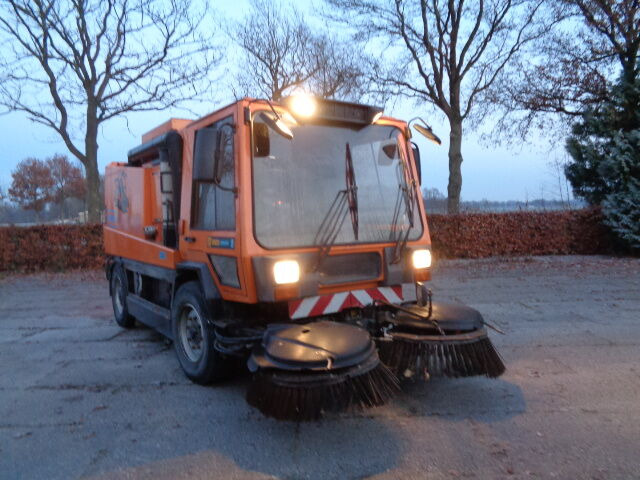 Schmidt Metro 500 4x2  - Подметально-уборочная машина: фото 3 Schmidt Metro 500 4x2  - Подметально-уборочная машина: фото 3