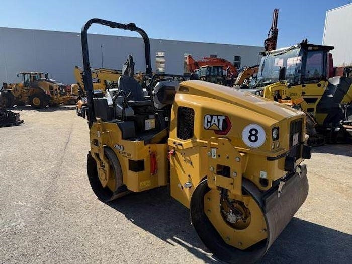 CAT CB4.0  - Дорожный каток: фото 2 CAT CB4.0  - Дорожный каток: фото 2