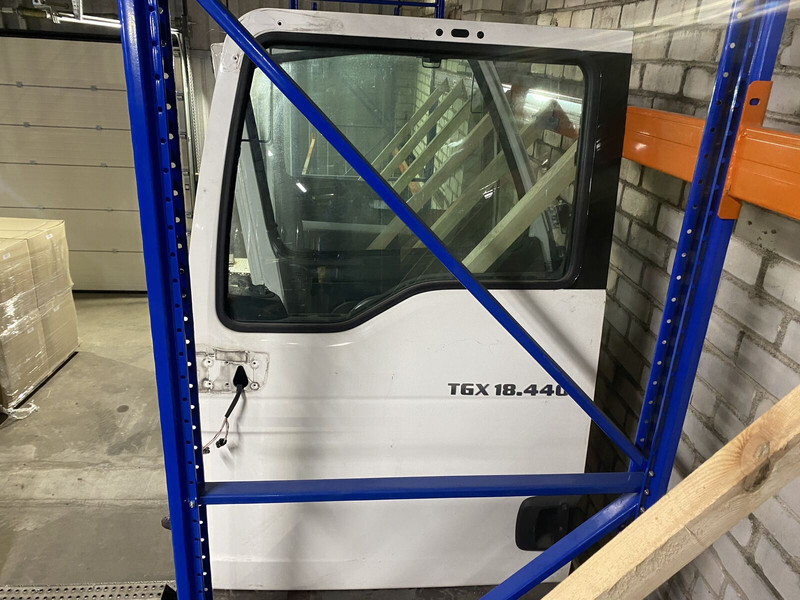 MAN TGX - Дверь и запчасти для Грузовиков: фото 3 MAN TGX - Дверь и запчасти для Грузовиков: фото 3