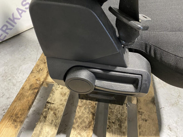 Mercedes-Benz Actros - Сиденье для Грузовиков: фото 4 Mercedes-Benz Actros - Сиденье для Грузовиков: фото 4