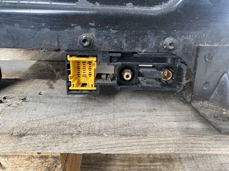 Mercedes-Benz Actros MP4 - Сиденье для Грузовиков: фото 4 Mercedes-Benz Actros MP4 - Сиденье для Грузовиков: фото 4