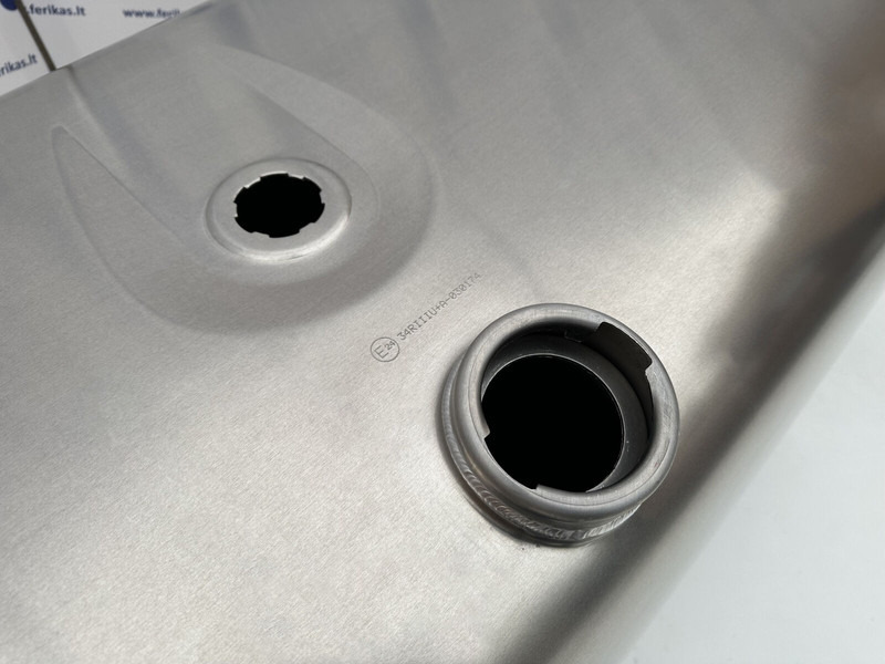 Mercedes-Benz New aluminum fuel tank 500L - Топливный бак для Грузовиков: фото 4 Mercedes-Benz New aluminum fuel tank 500L - Топливный бак для Грузовиков: фото 4