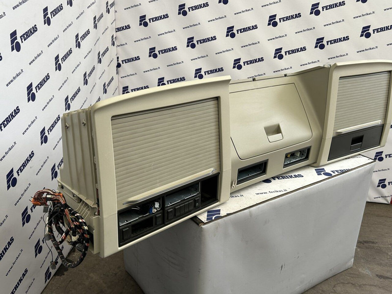 Volvo upper storage - Кабина и интерьер для Грузовиков: фото 2 Volvo upper storage - Кабина и интерьер для Грузовиков: фото 2