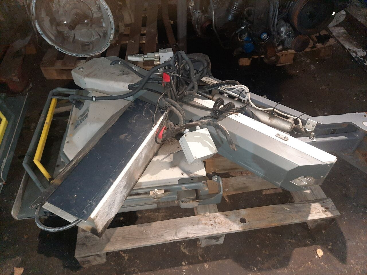 U-LIFT AP S370 TRPL 300-113 Volvo - Кузов и экстерьер для Автобусов: фото 3 U-LIFT AP S370 TRPL 300-113 Volvo - Кузов и экстерьер для Автобусов: фото 3