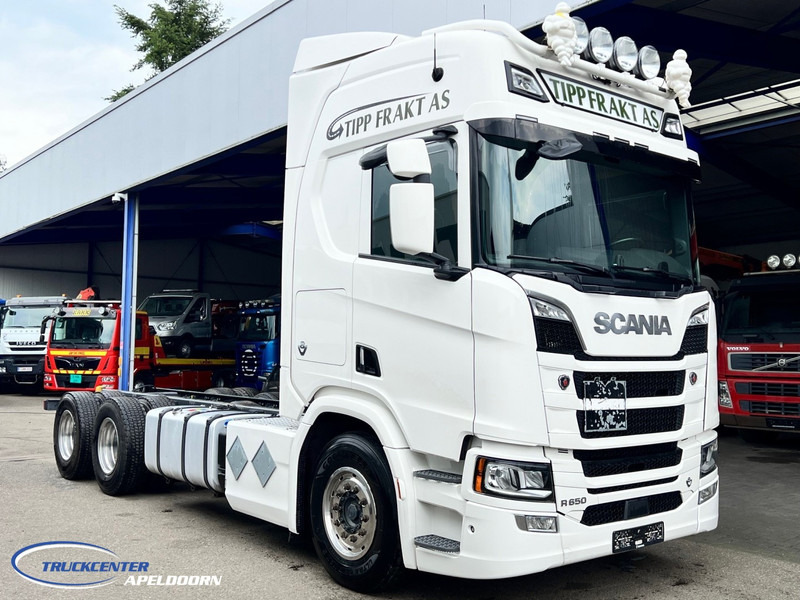 Scania R650 V8 NGS 6x4, Standclima, PTO, Retarder - Грузовик-шасси: фото 1 Scania R650 V8 NGS 6x4, Standclima, PTO, Retarder - Грузовик-шасси: фото 1
