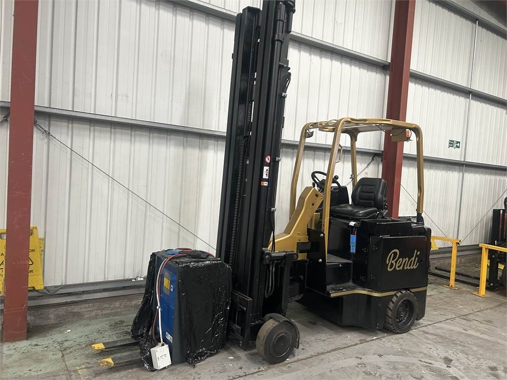 BE4082XSS - Вилочный погрузчик: фото 2 BE4082XSS - Вилочный погрузчик: фото 2