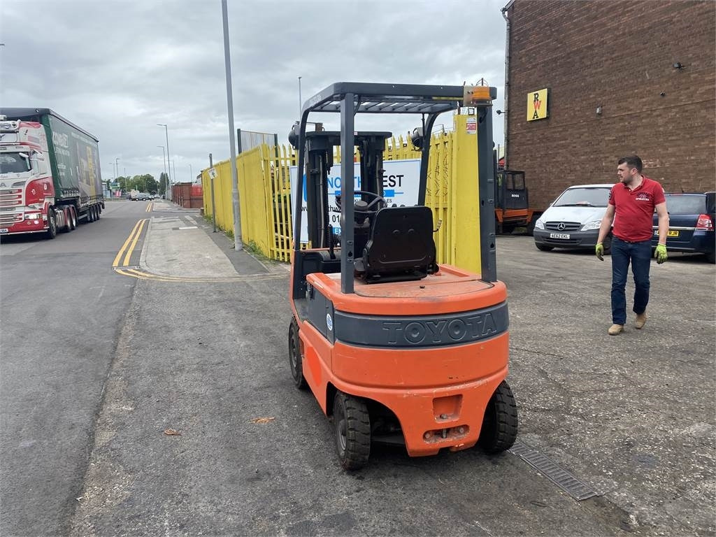 Toyota FBM16 - Электропогрузчик: фото 5 Toyota FBM16 - Электропогрузчик: фото 5