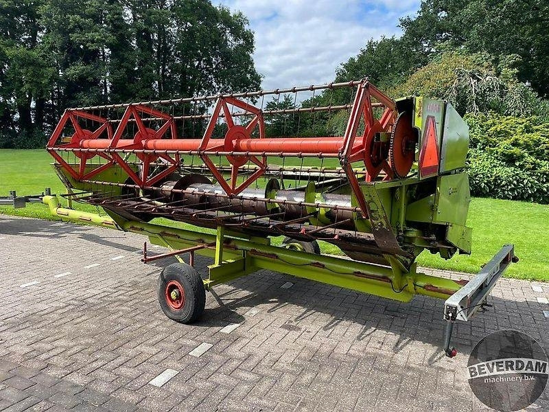 Claas maaibord 400 - Навесное оборудование для комбайна: фото 1 Claas maaibord 400 - Навесное оборудование для комбайна: фото 1