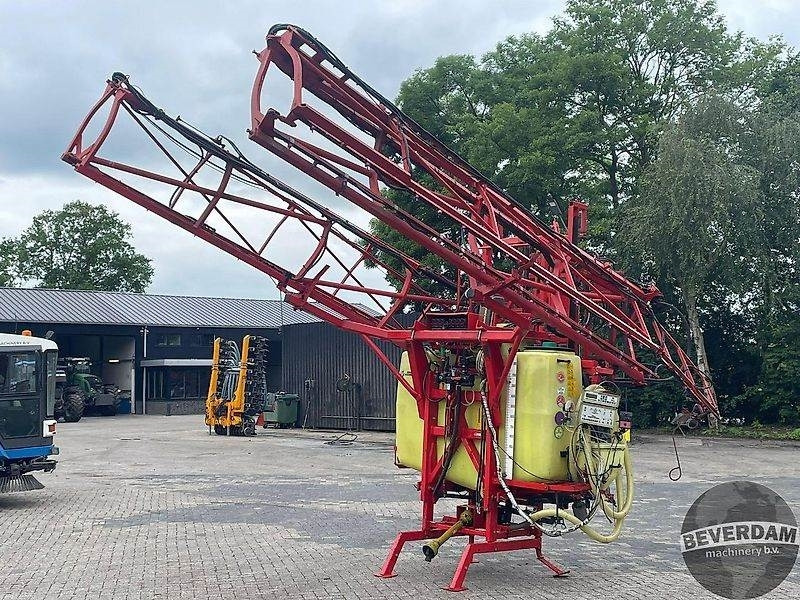 Rau D2 24  - Прицепной опрыскиватель: фото 2 Rau D2 24  - Прицепной опрыскиватель: фото 2