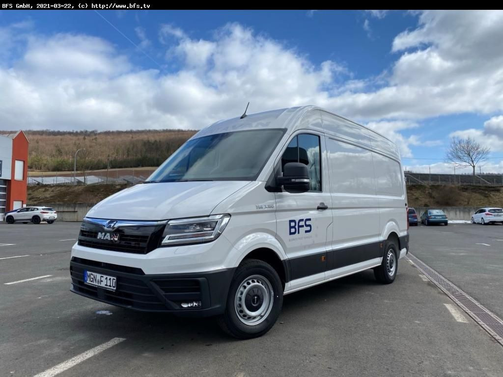 MAN TGE 3.180 4x2 F SB Frontantrieb/ 3 Sitzer, Autom - Цельнометаллический фургон: фото 1 MAN TGE 3.180 4x2 F SB Frontantrieb/ 3 Sitzer, Autom - Цельнометаллический фургон: фото 1