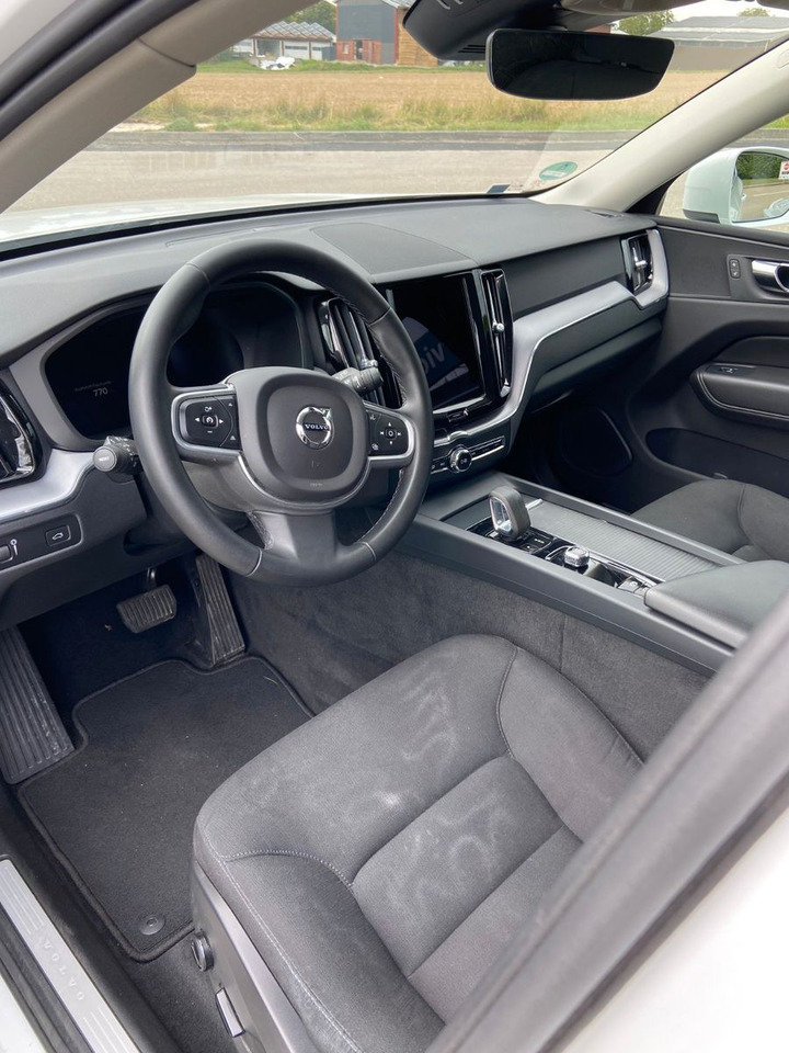 Volvo XC 60 XC60 Momentum Pro AWD - Внедорожник: фото 3 Volvo XC 60 XC60 Momentum Pro AWD - Внедорожник: фото 3