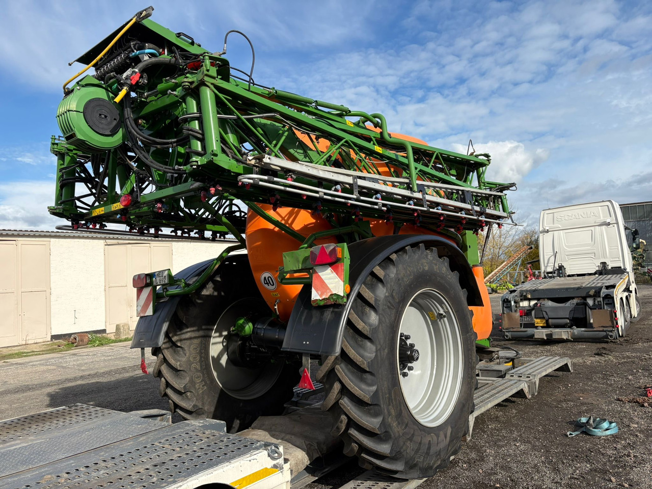 AMAZONE UX 6200 36m GPS - Прицепной опрыскиватель: фото 5 AMAZONE UX 6200 36m GPS - Прицепной опрыскиватель: фото 5